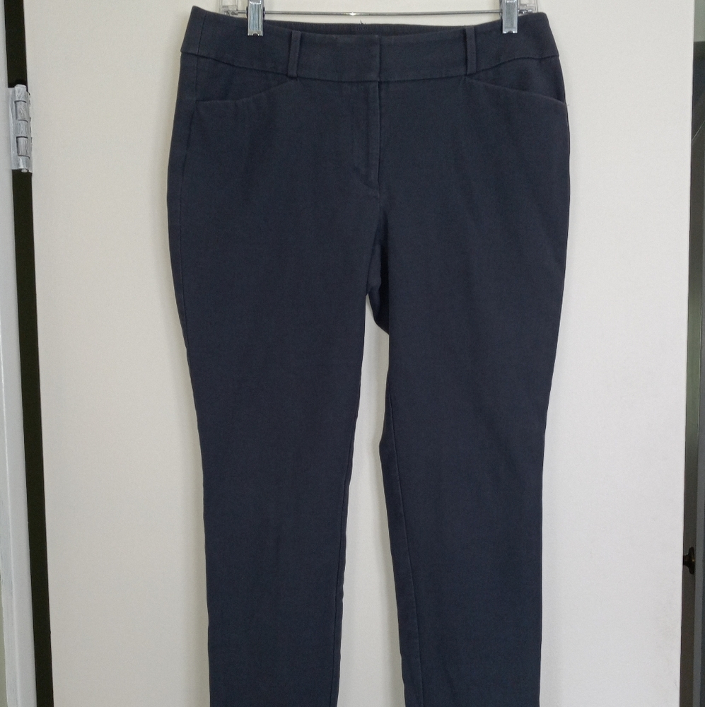 Loft size 6 women's gray stretch crop pants